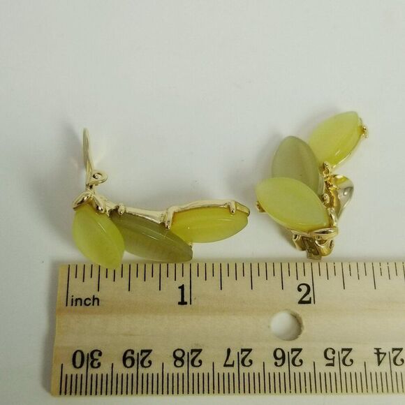 Vintage Kramer Yellow Leaf Shape Clip On Earrings, Moonglow Lucite, Signed - Picture 5 of 6